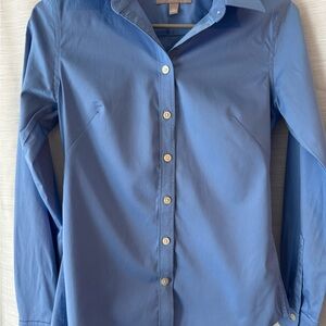 Banana Republic No-Iron Blue Button-Up Blouse